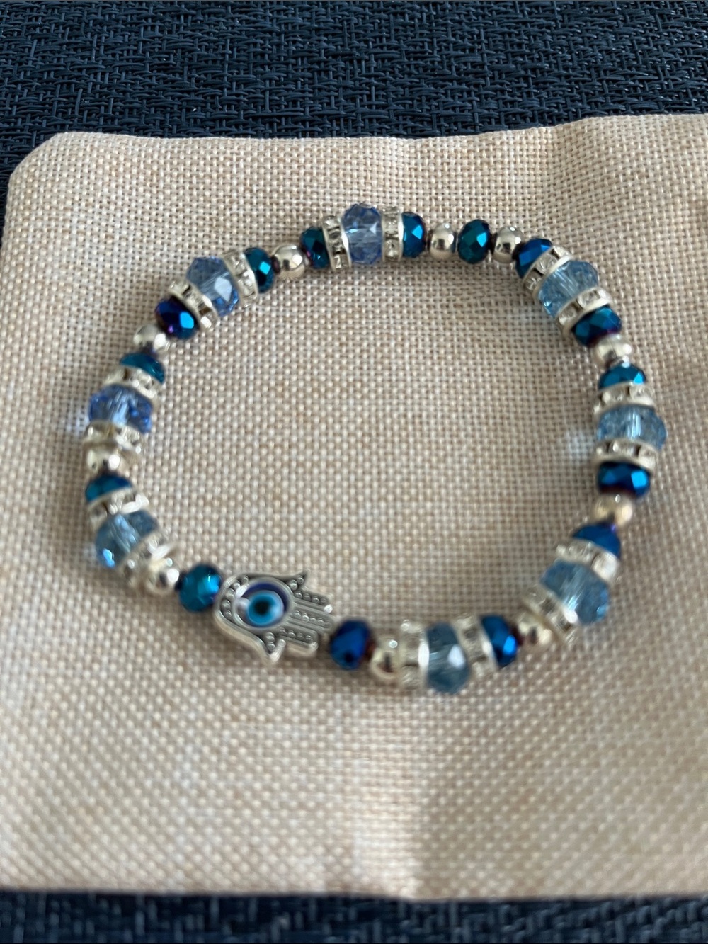 Beautiful bracelet with hamsa symbol for protection and good luck. NWT